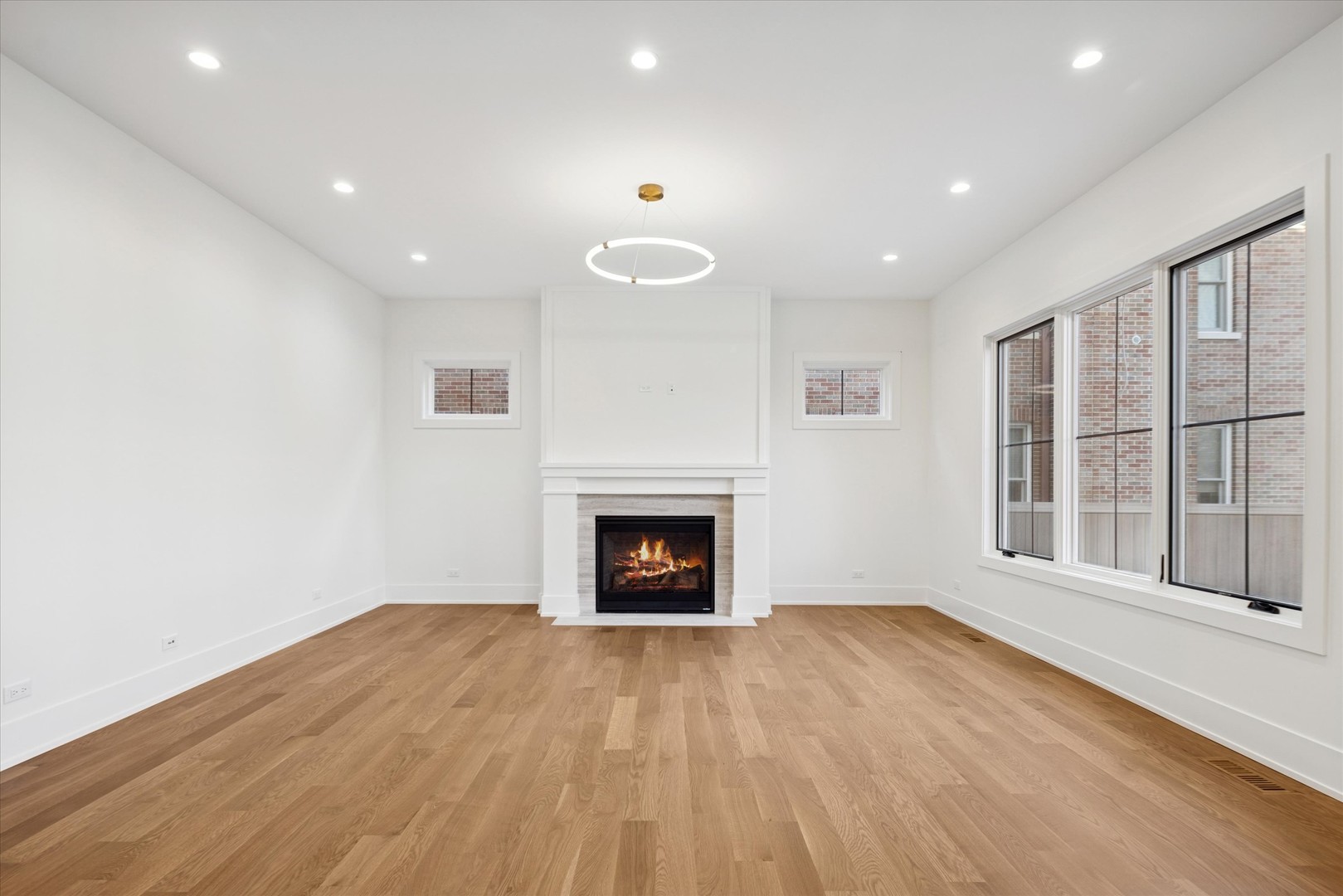 153 S Kenmore Avenue