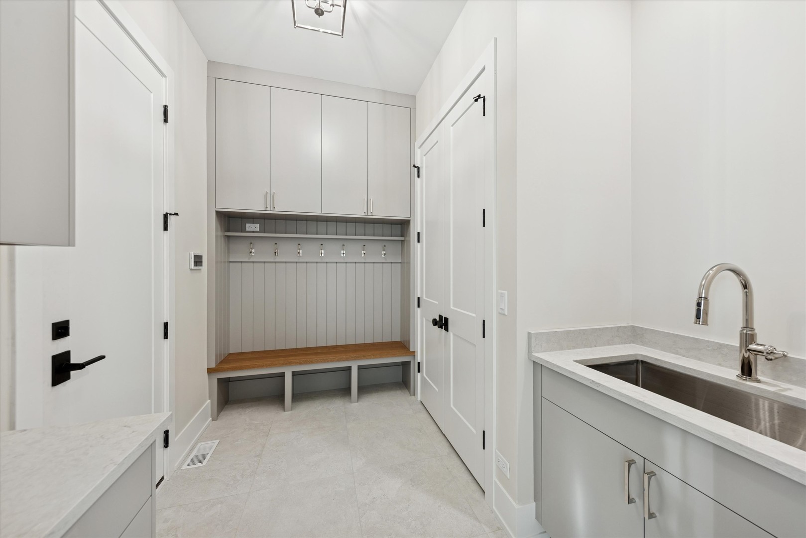 153 S Kenmore Avenue