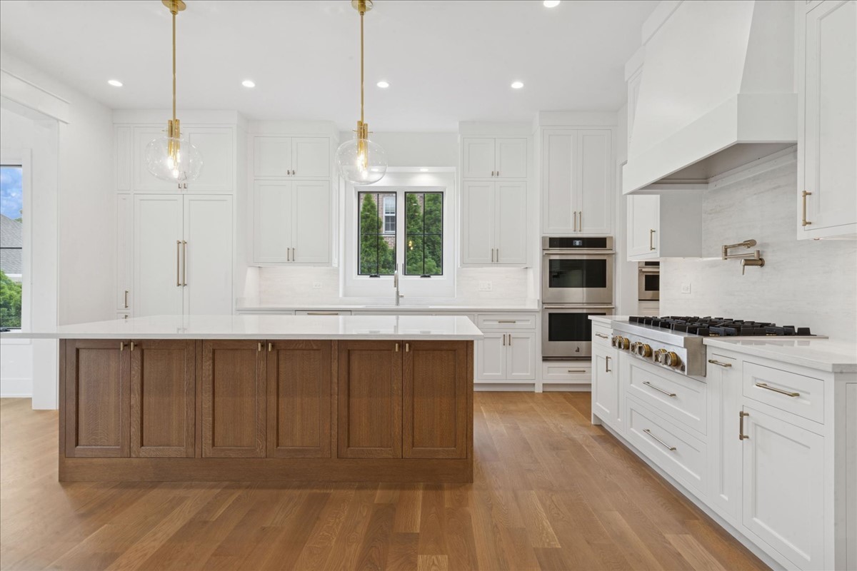 153 S Kenmore Avenue