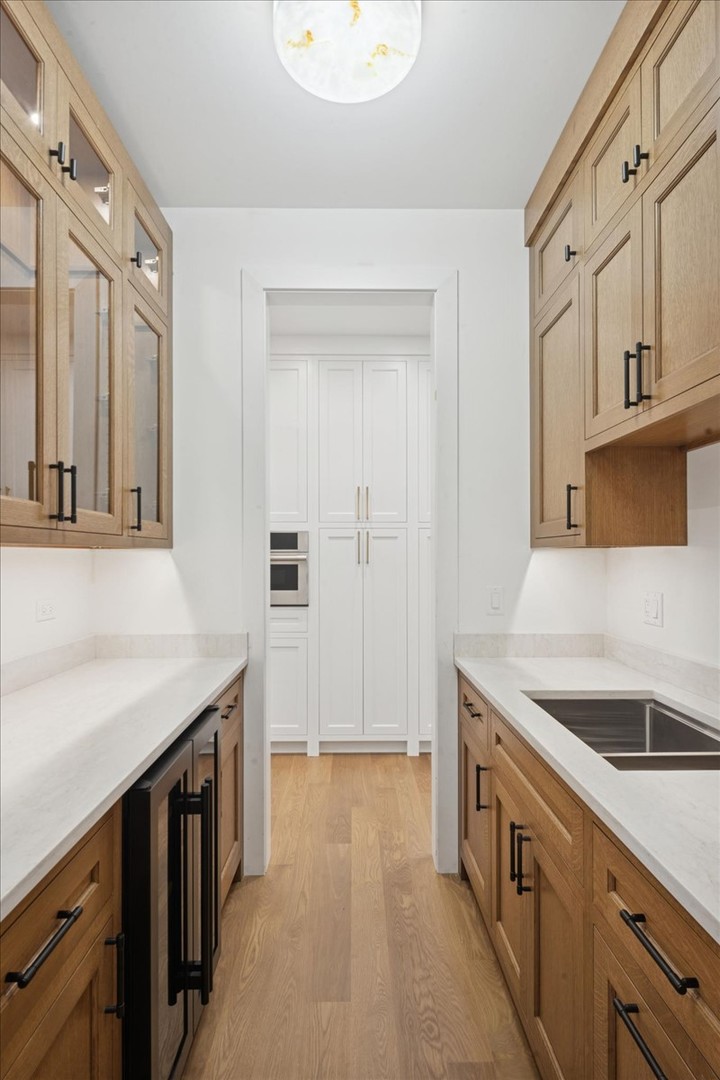 153 S Kenmore Avenue