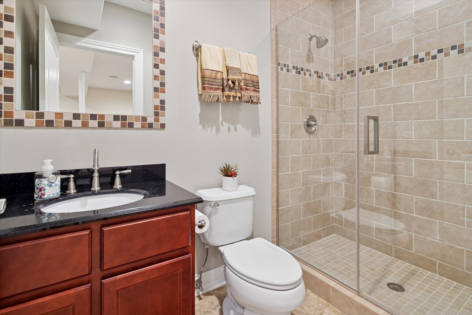 594 S Fairfield Avenue