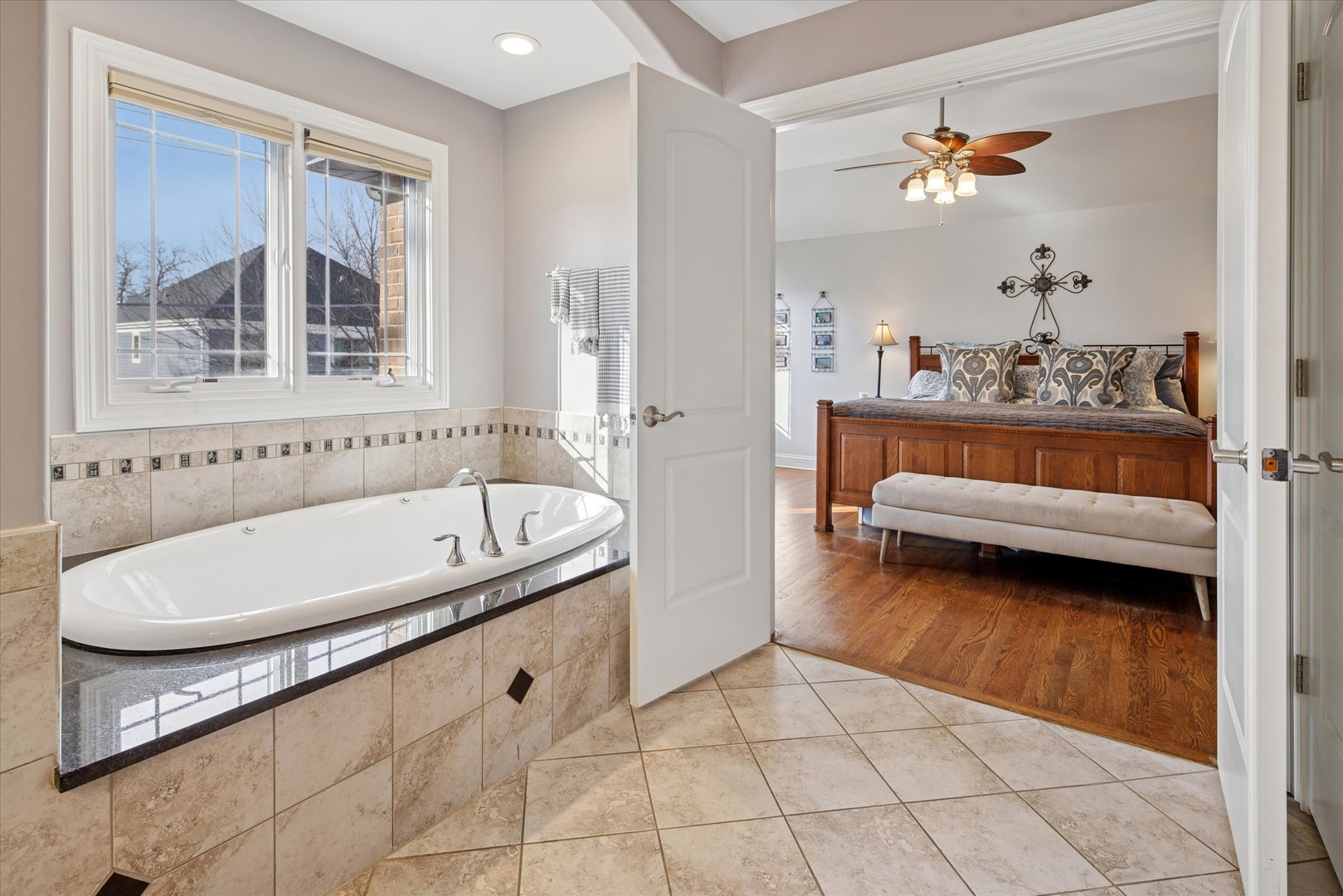 594 S Fairfield Avenue