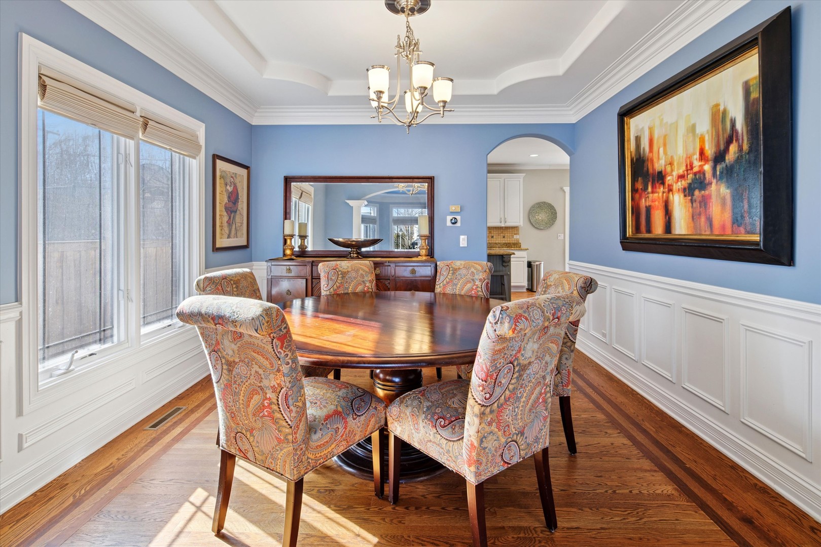 594 S Fairfield Avenue