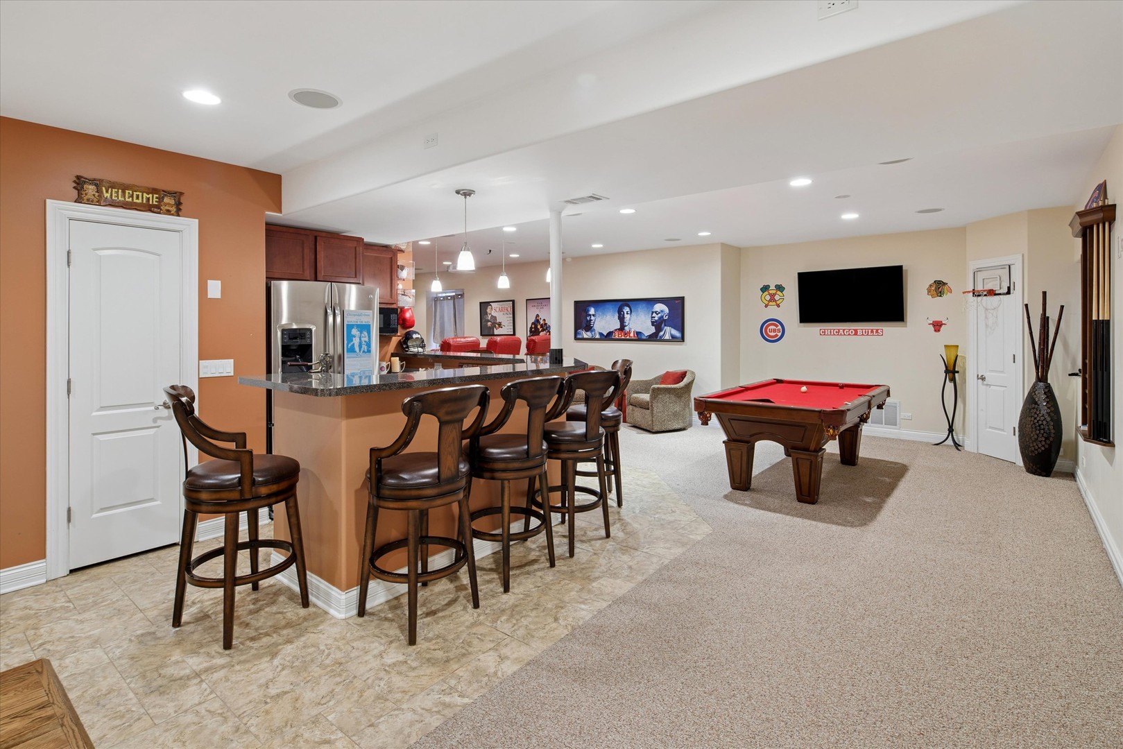 594 S Fairfield Avenue