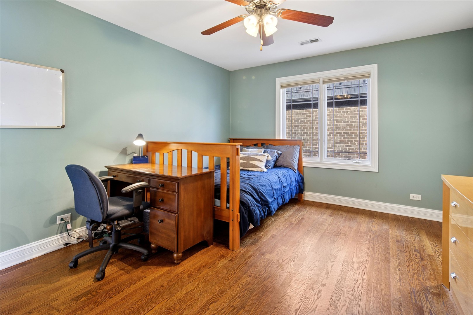 594 S Fairfield Avenue