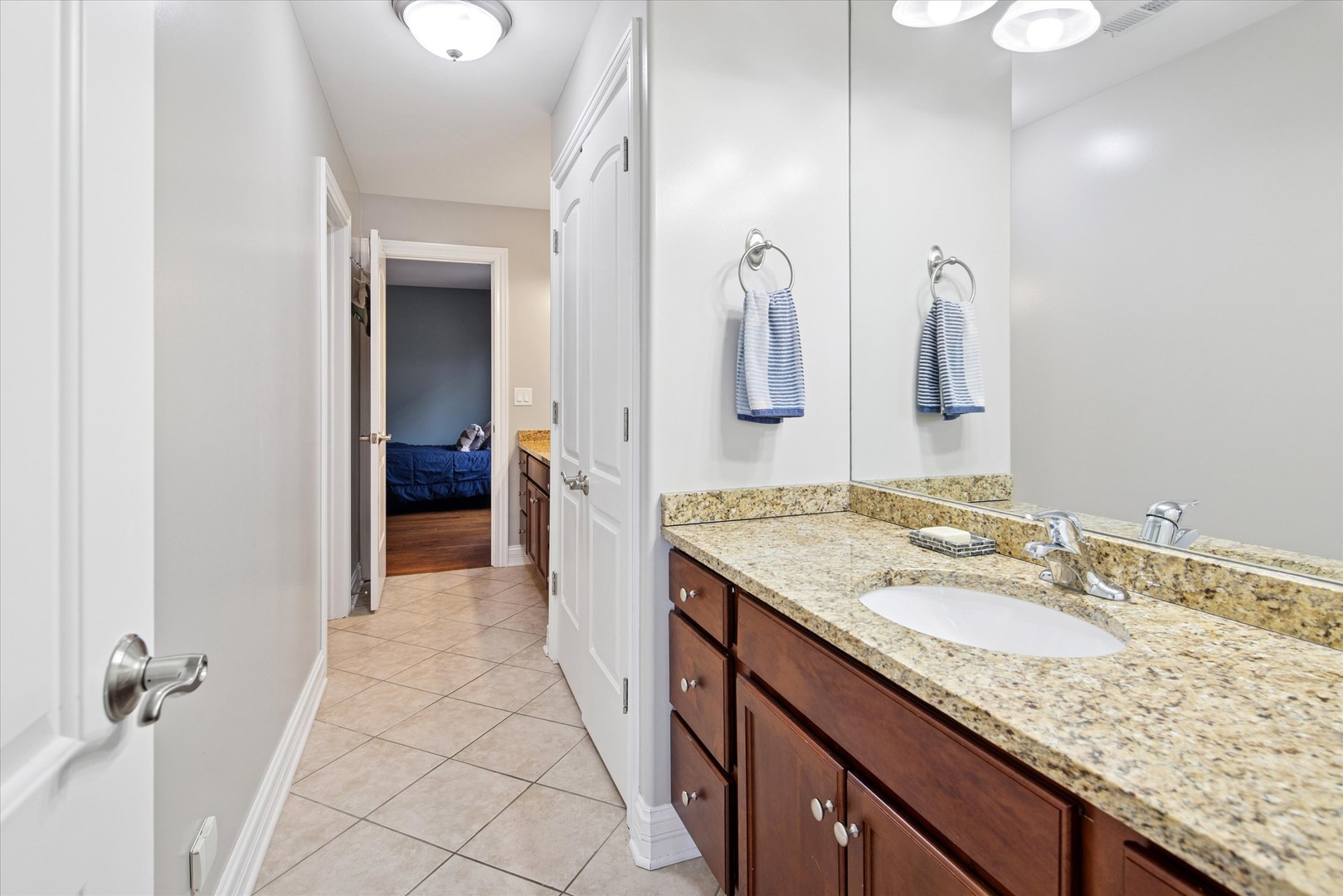 594 S Fairfield Avenue