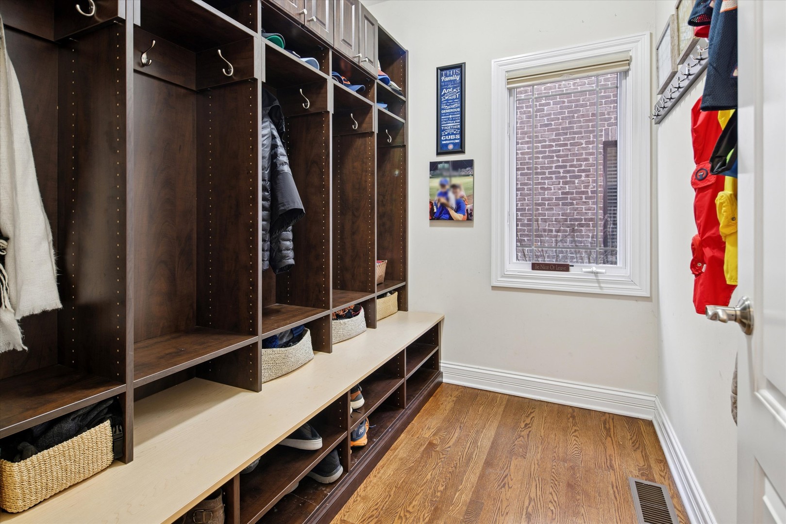 594 S Fairfield Avenue