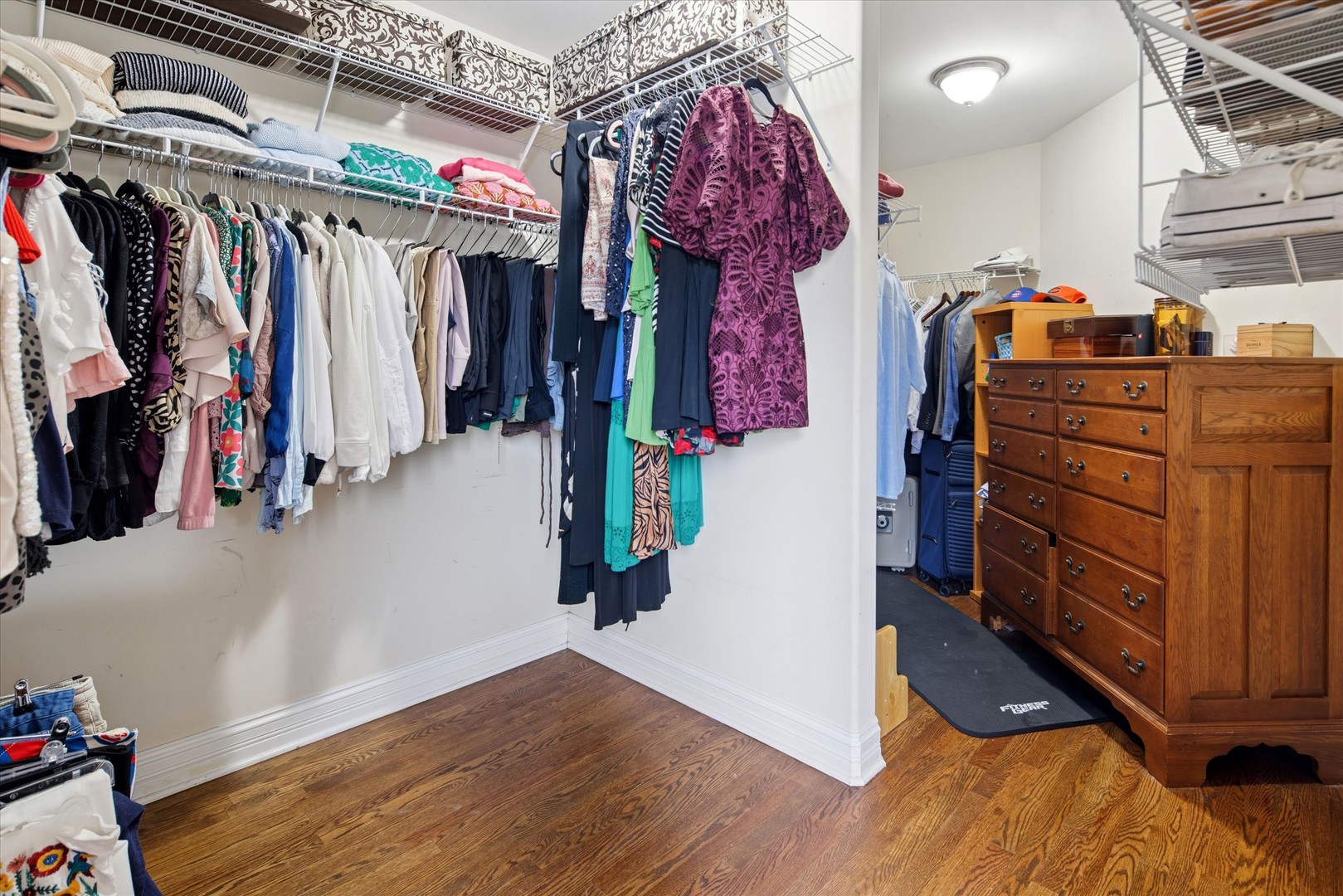 594 S Fairfield Avenue