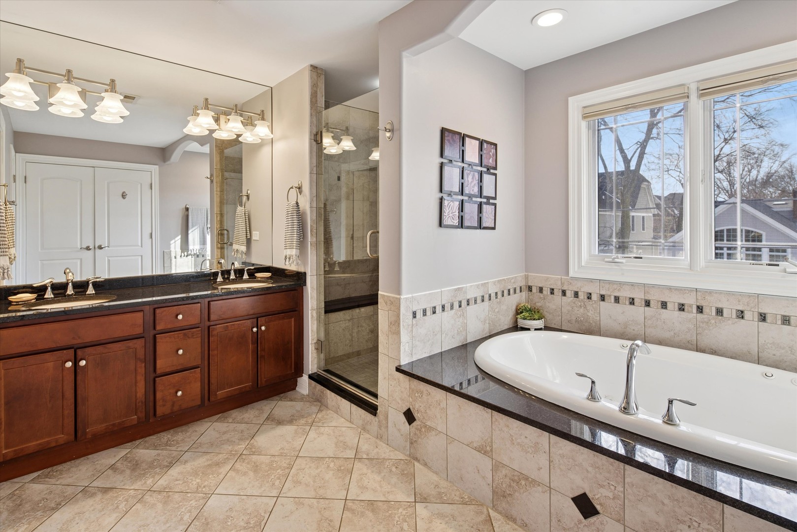 594 S Fairfield Avenue