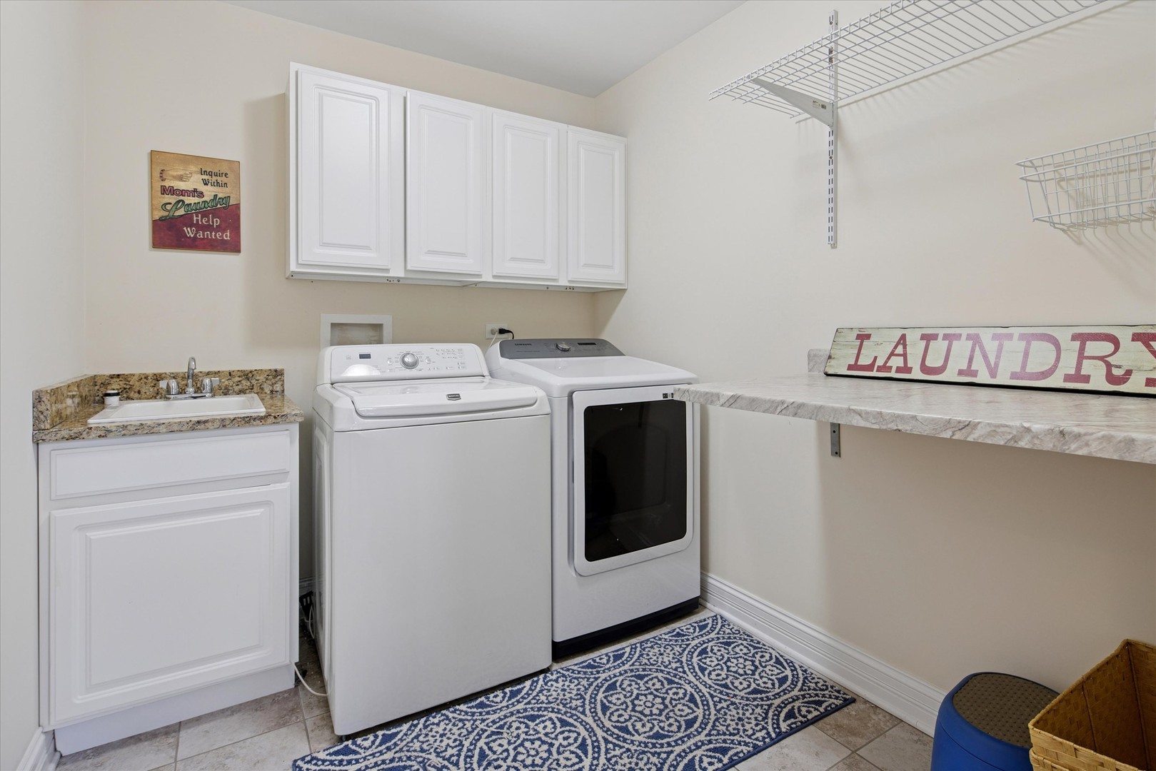 594 S Fairfield Avenue