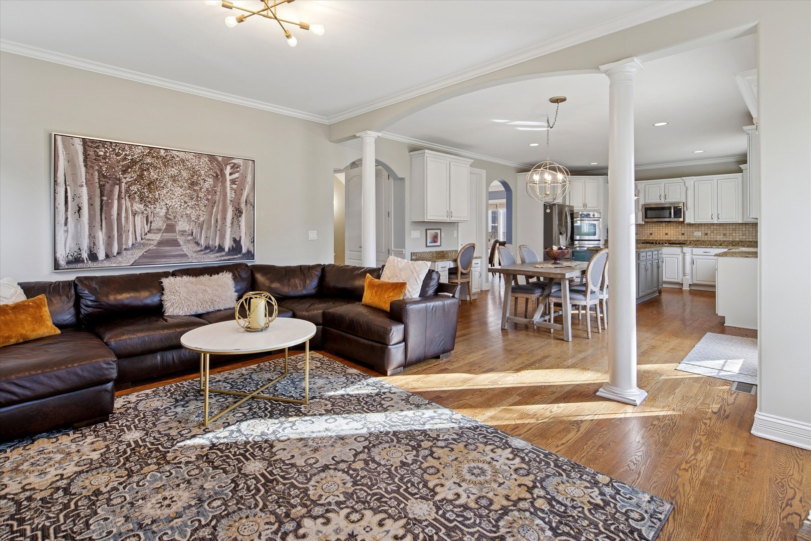 594 S Fairfield Avenue