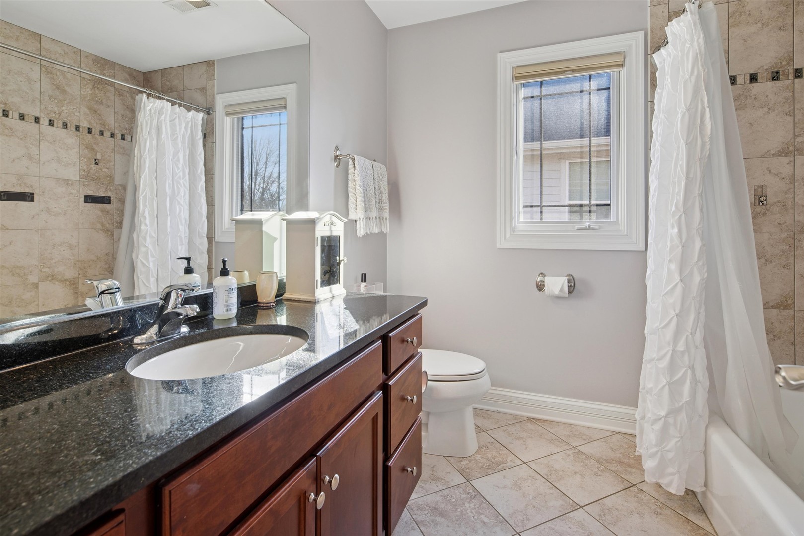 594 S Fairfield Avenue