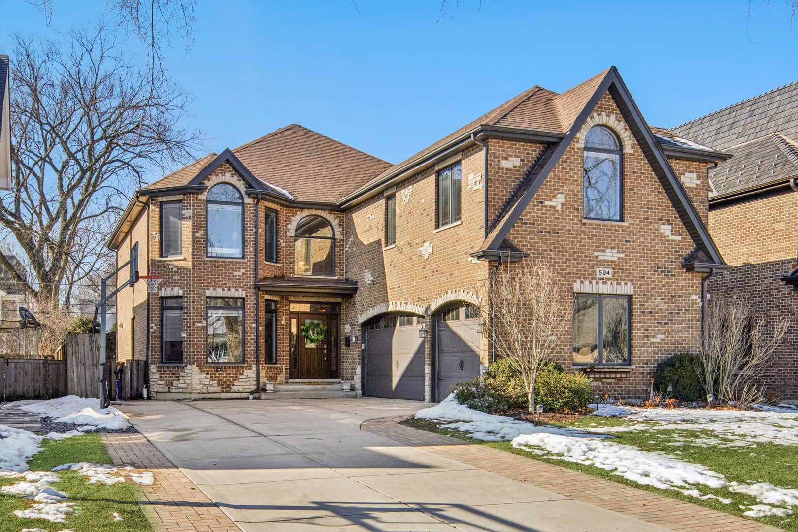 594 S Fairfield Avenue