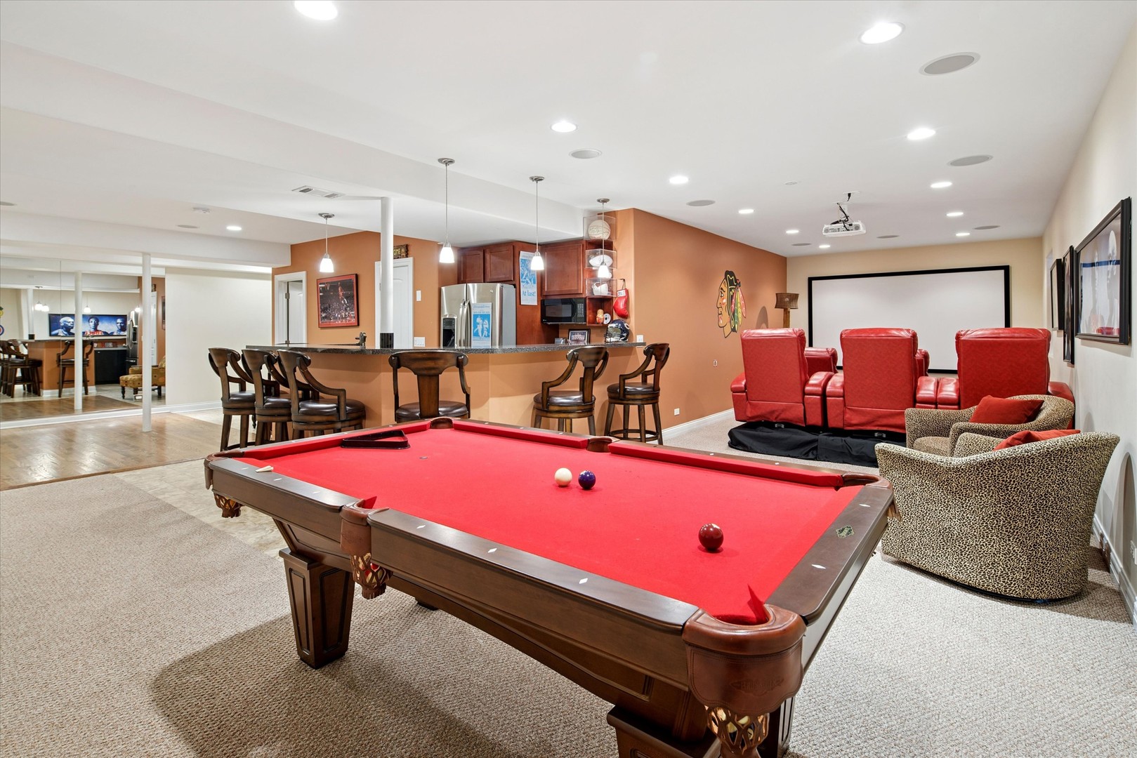 594 S Fairfield Avenue