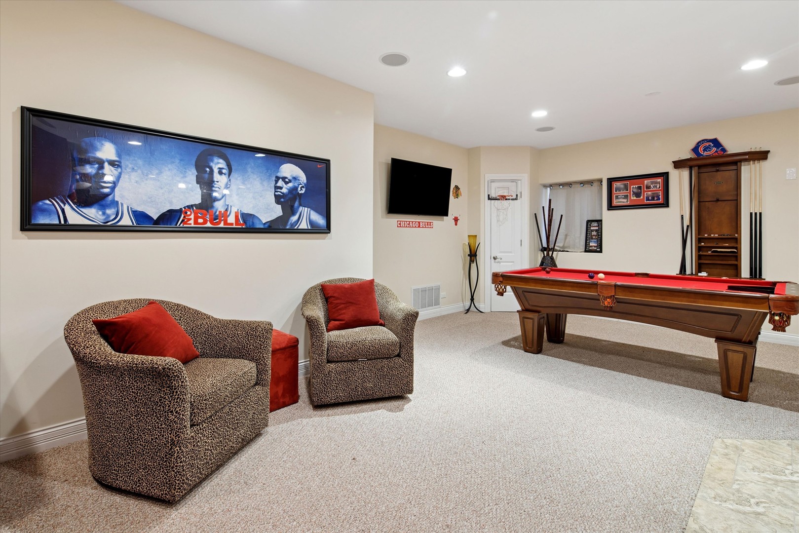 594 S Fairfield Avenue