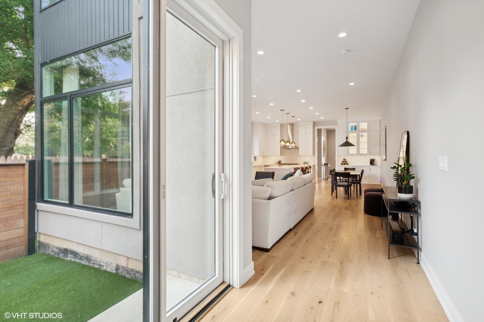 274 N Addison Avenue