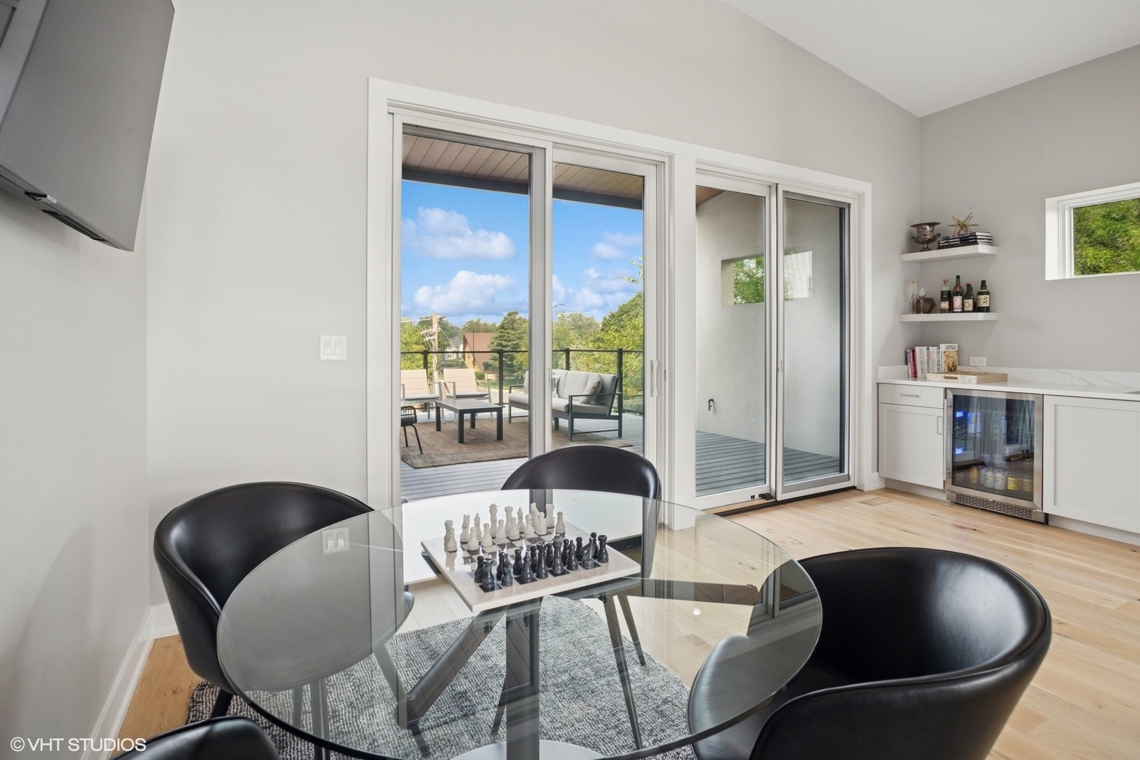 274 N Addison Avenue