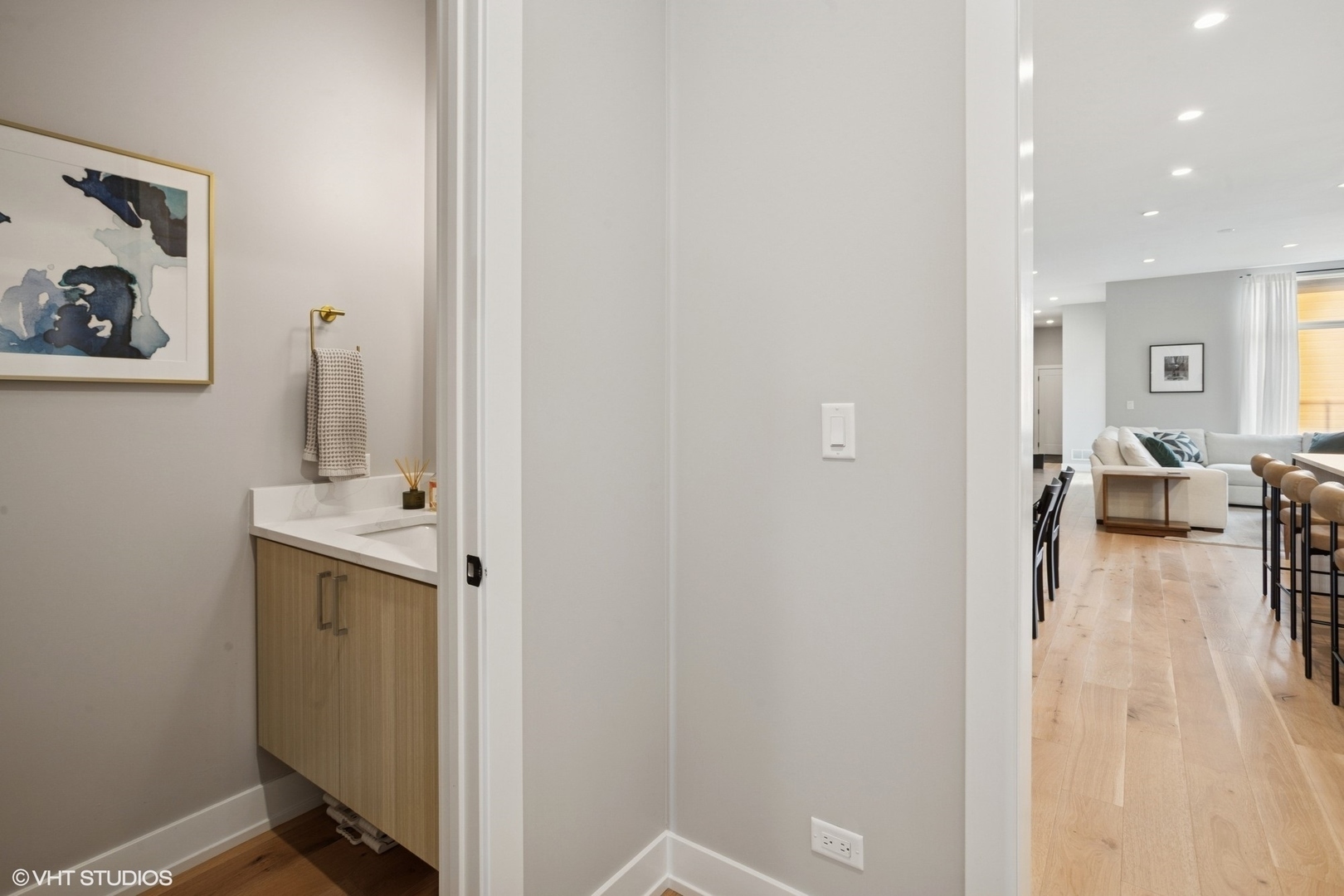 274 N Addison Avenue