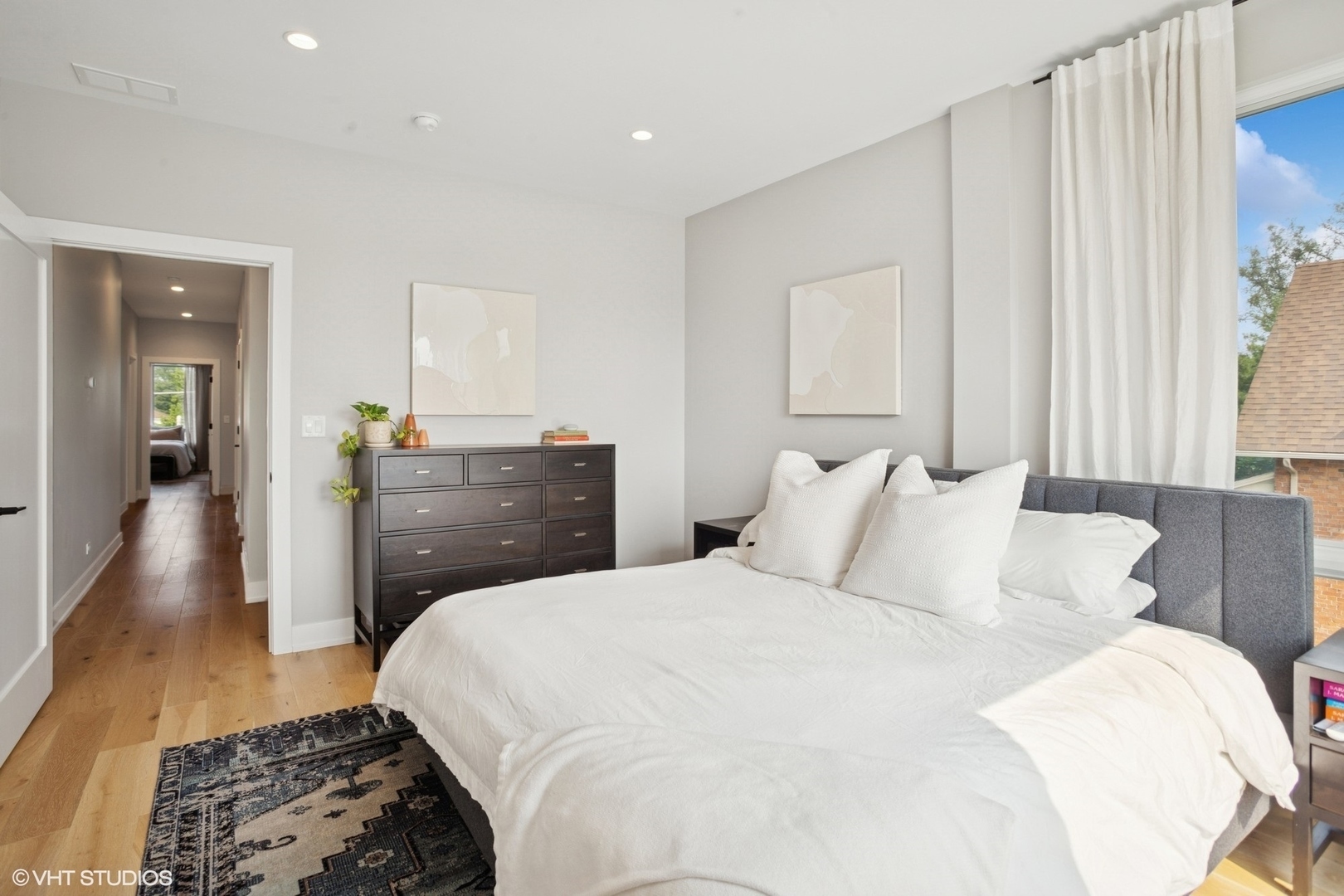 274 N Addison Avenue