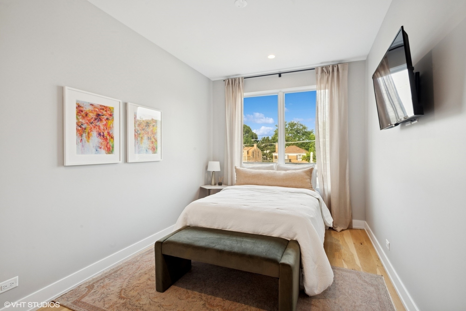 274 N Addison Avenue