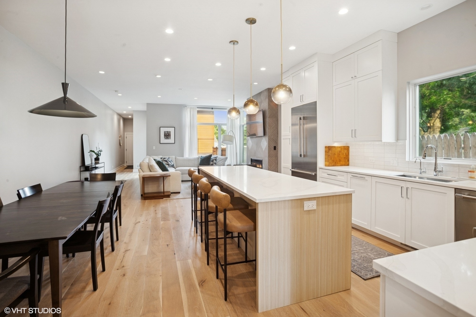 274 N Addison Avenue