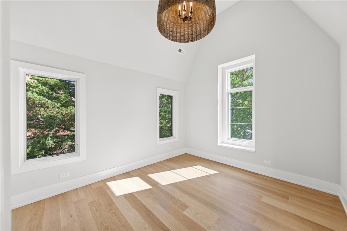 580 S Kearsage Avenue