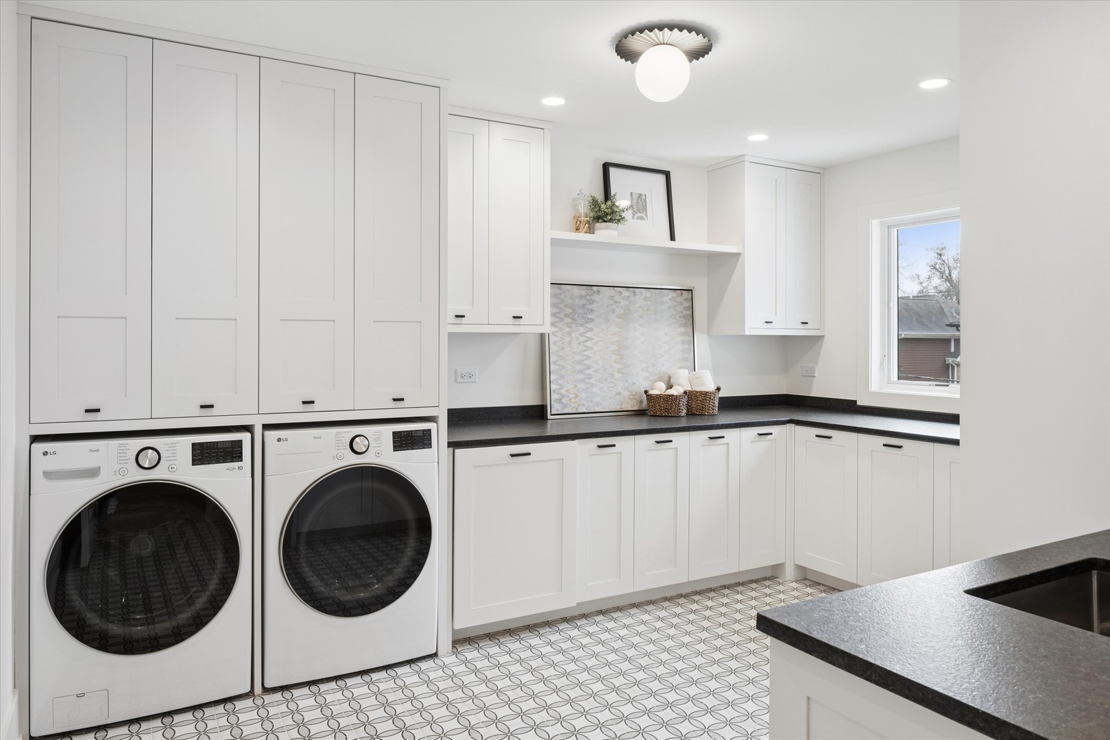 580 S Kearsage Avenue