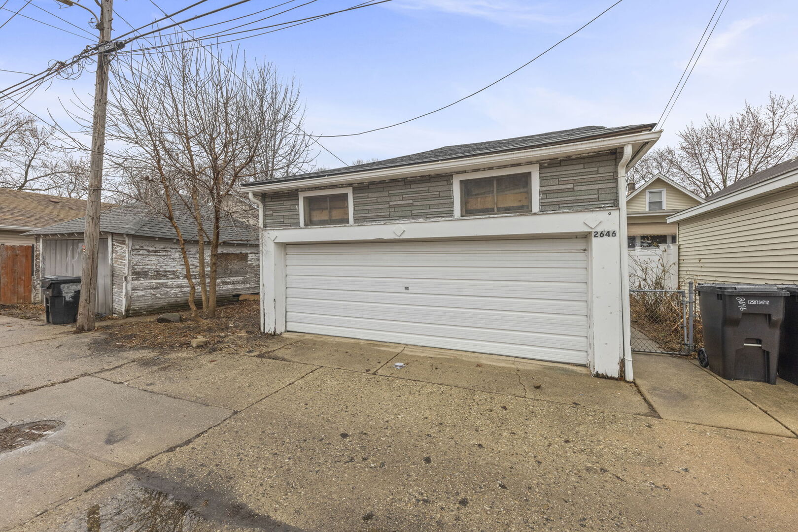 2646 N Mont Clare Avenue