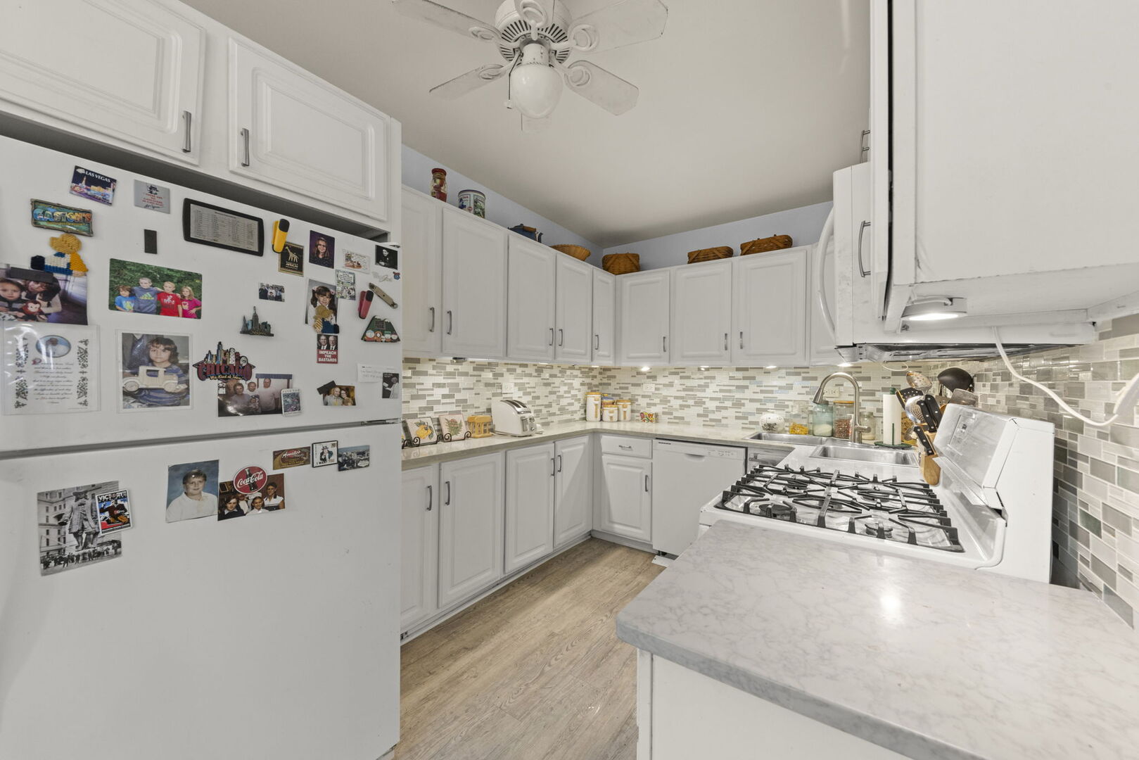 2646 N Mont Clare Avenue