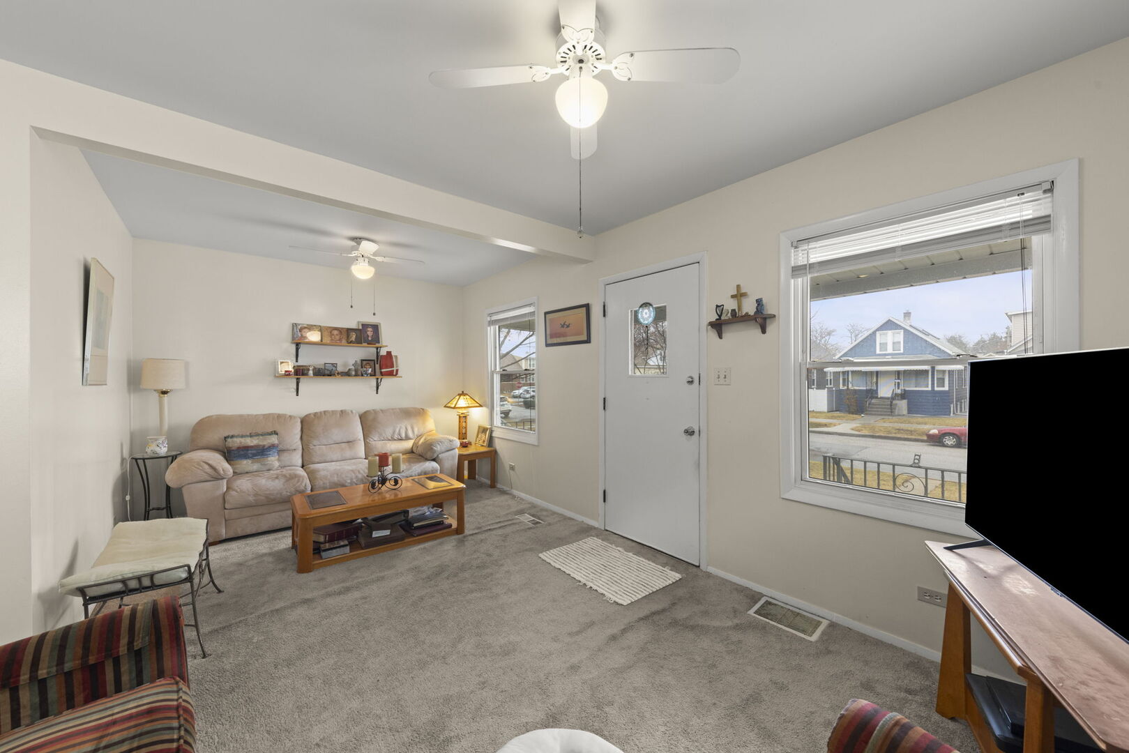 2646 N Mont Clare Avenue