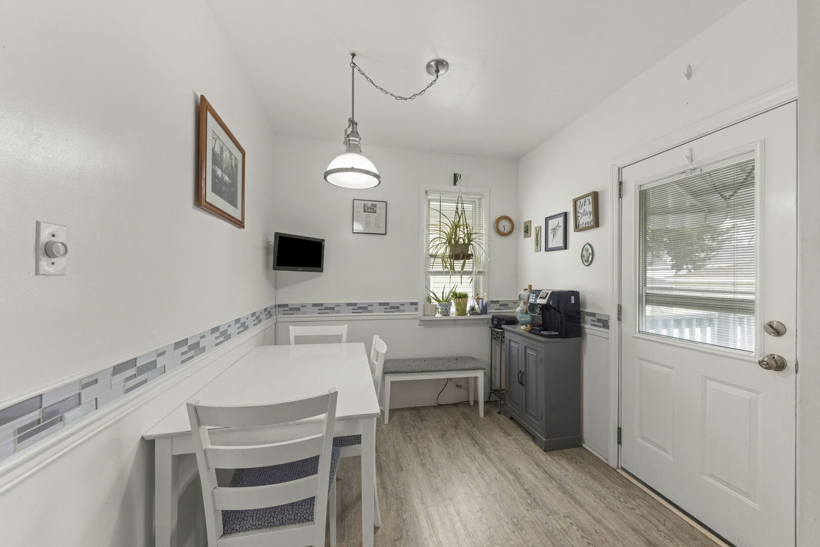 2646 N Mont Clare Avenue