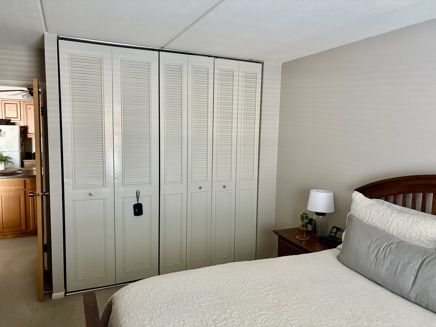 5125 Blodgett Avenue Unit: 213