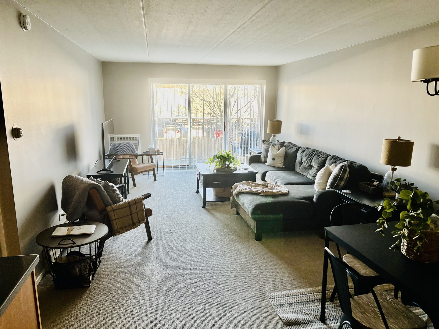 5125 Blodgett Avenue Unit: 213