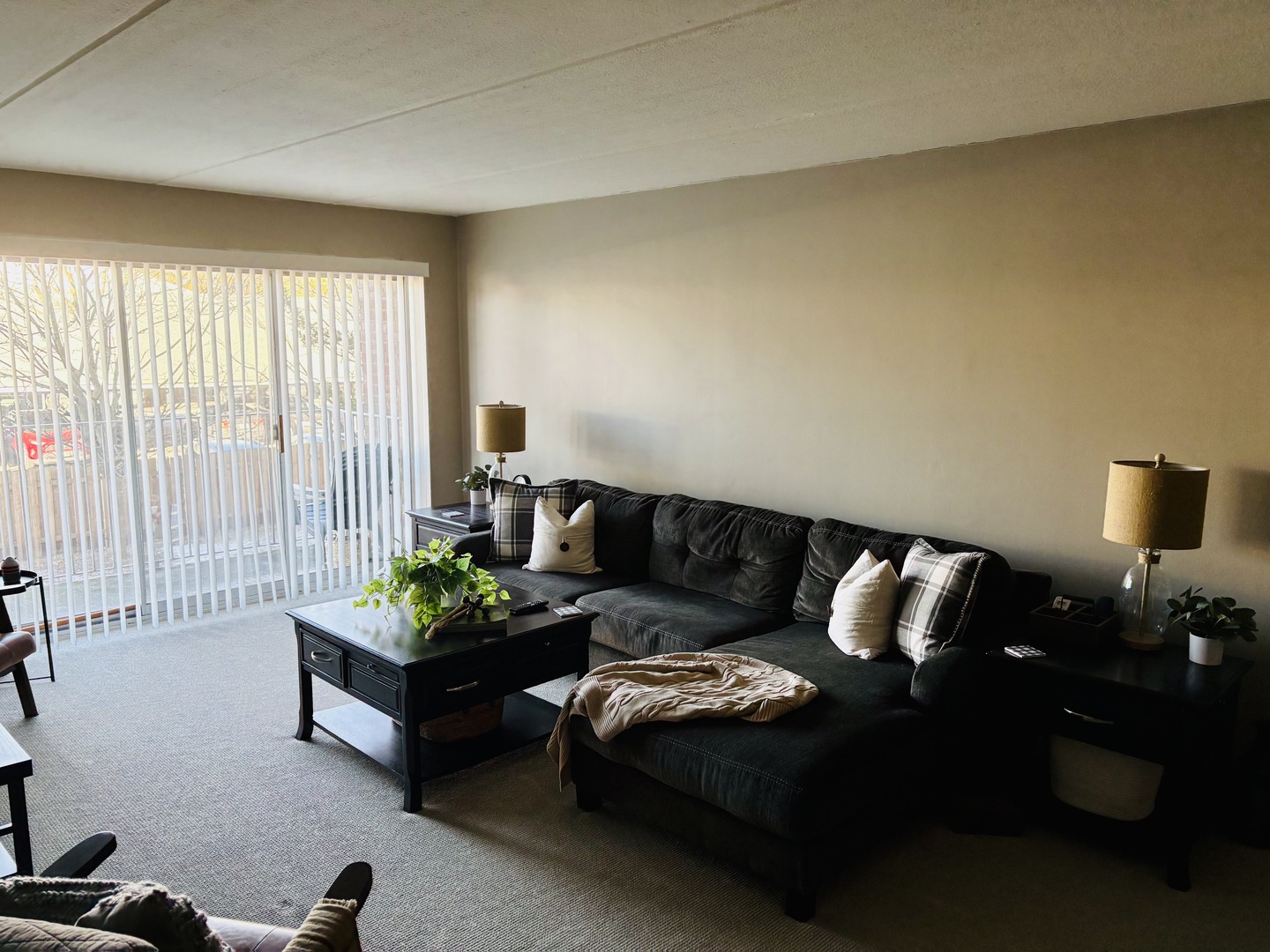 5125 Blodgett Avenue Unit: 213