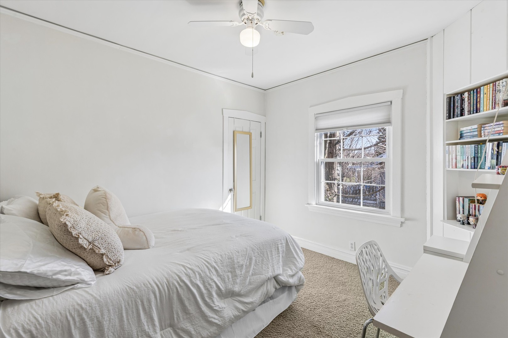 293 N Illinois Street