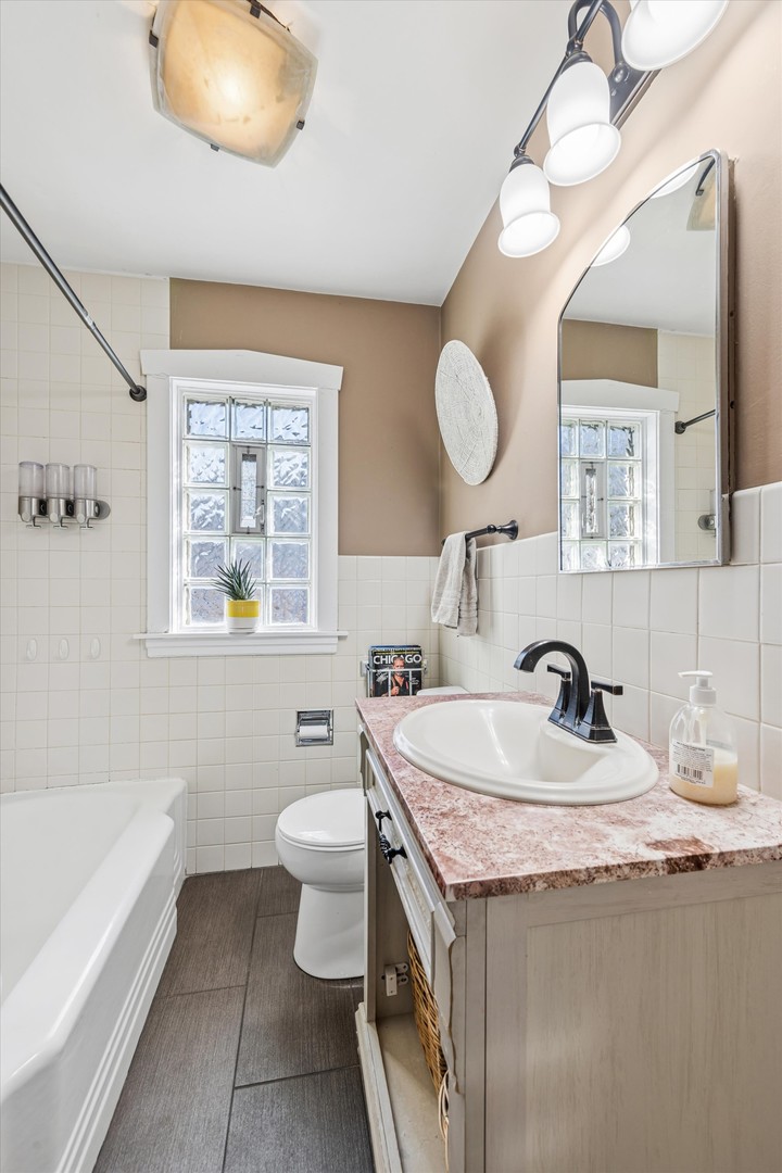 293 N Illinois Street