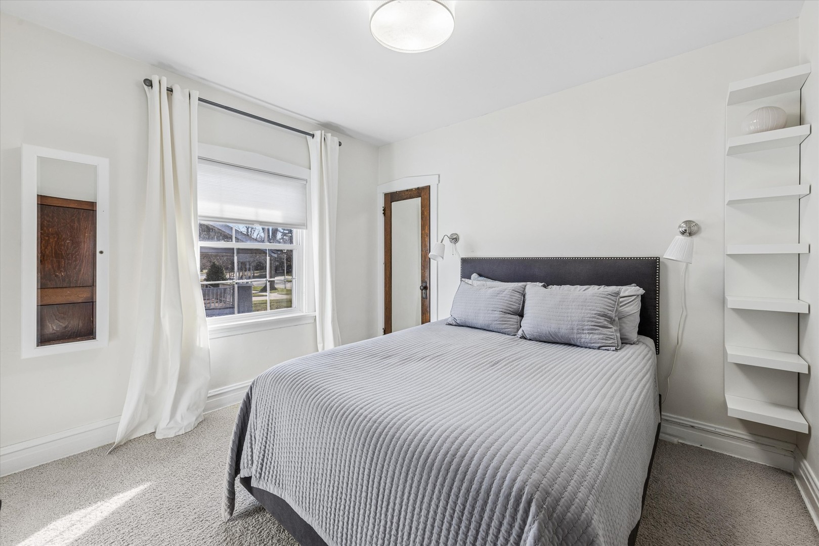 293 N Illinois Street