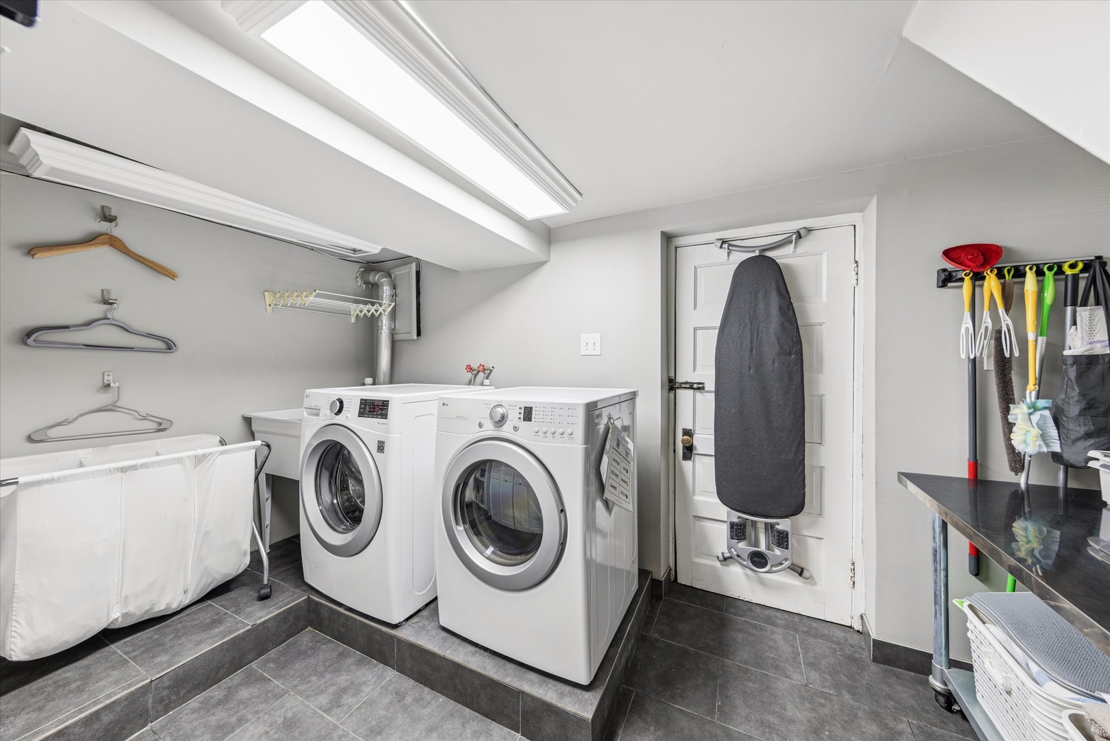 293 N Illinois Street