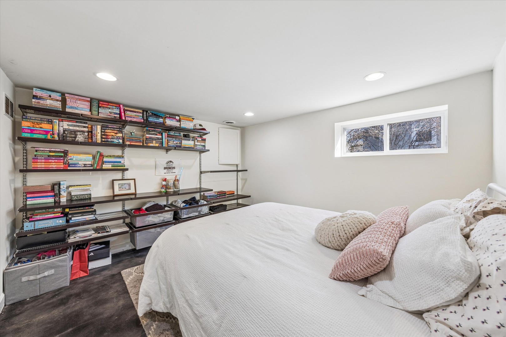 293 N Illinois Street