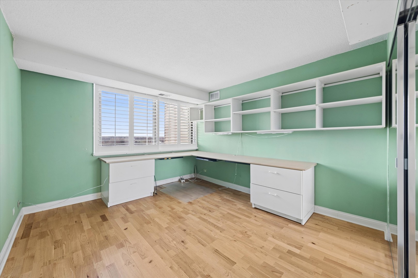 2 S ATRIUM Way Unit: 603