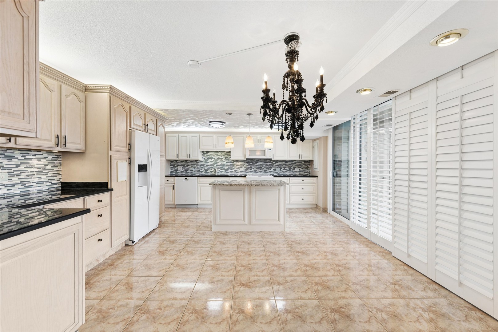 2 S ATRIUM Way Unit: 603