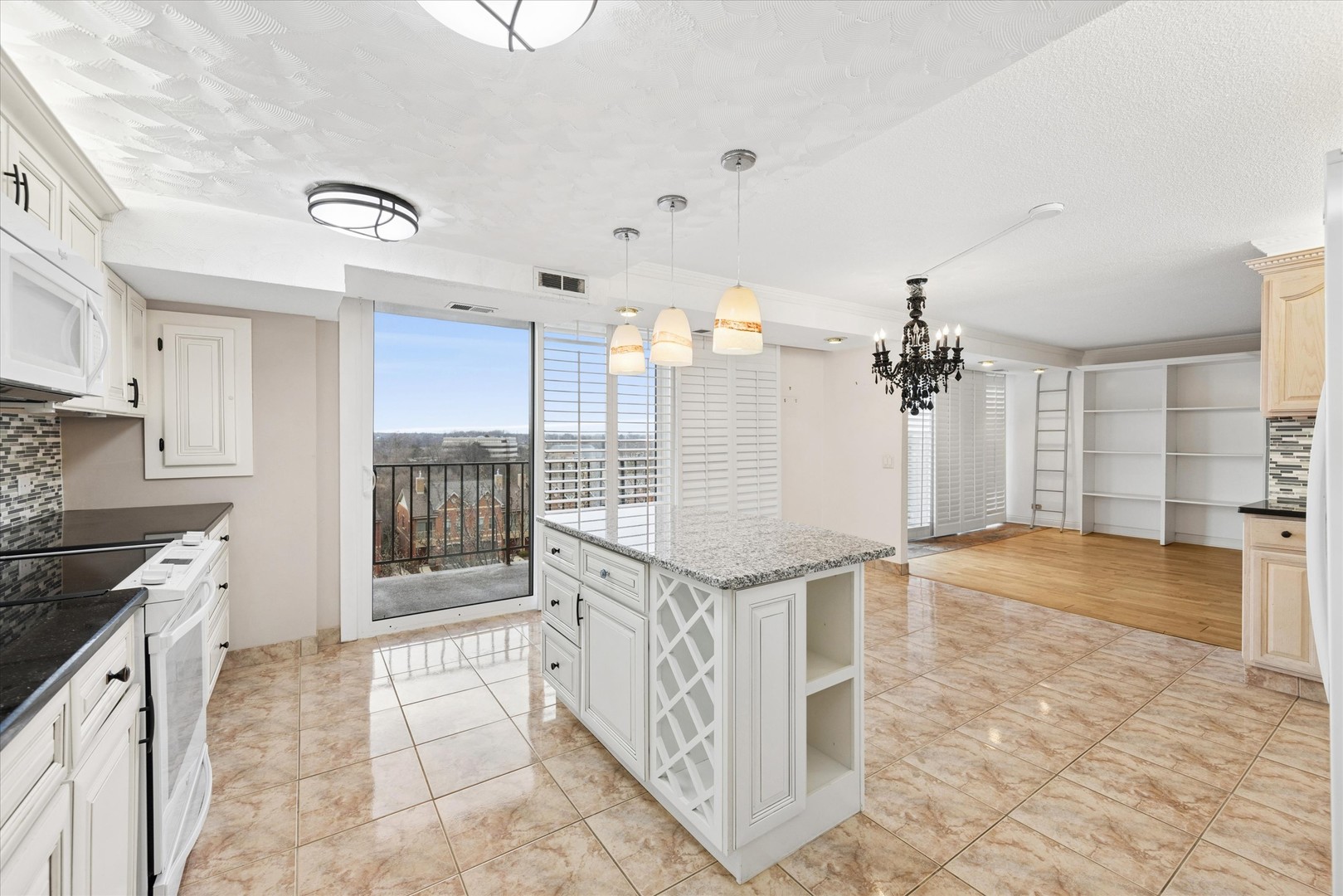 2 S ATRIUM Way Unit: 603