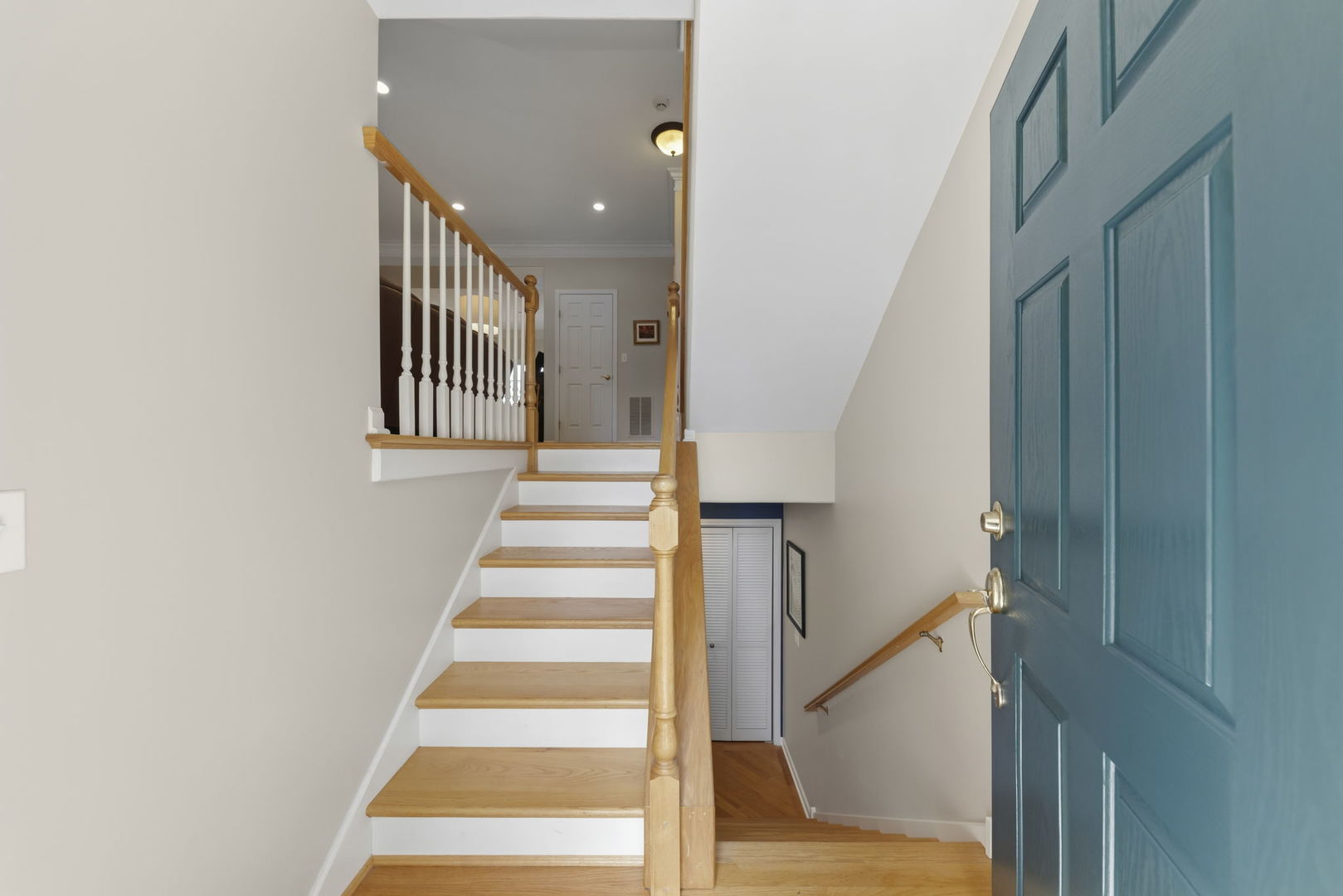 216 N Addison Avenue