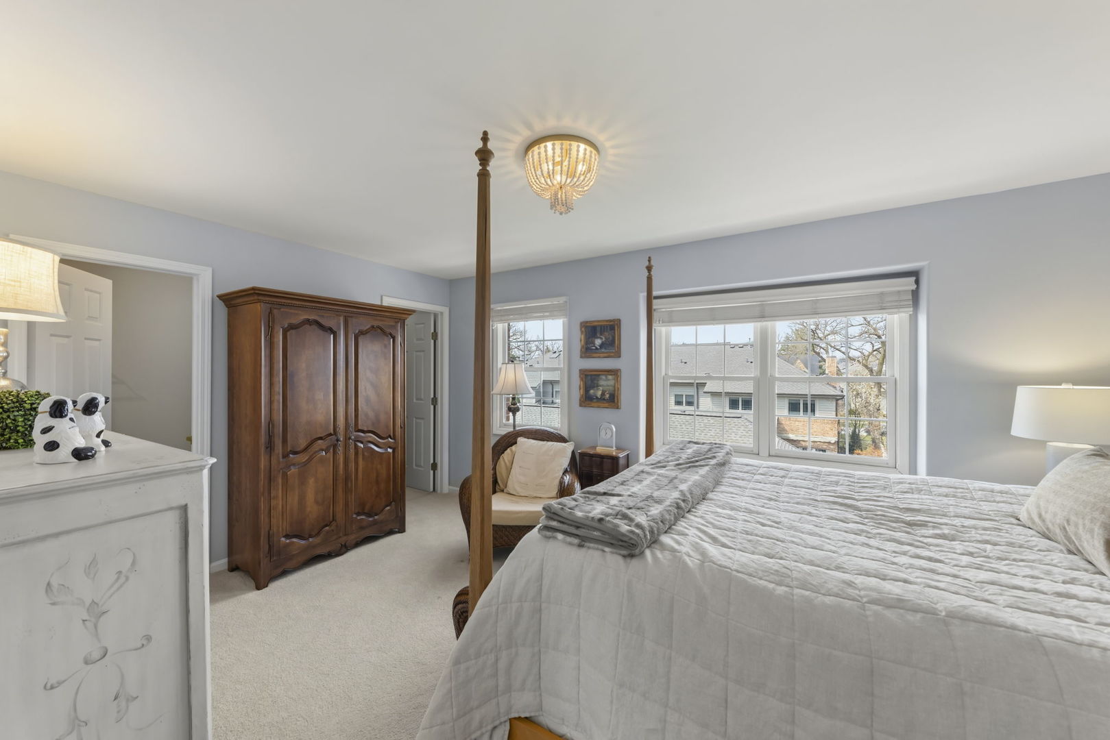 216 N Addison Avenue