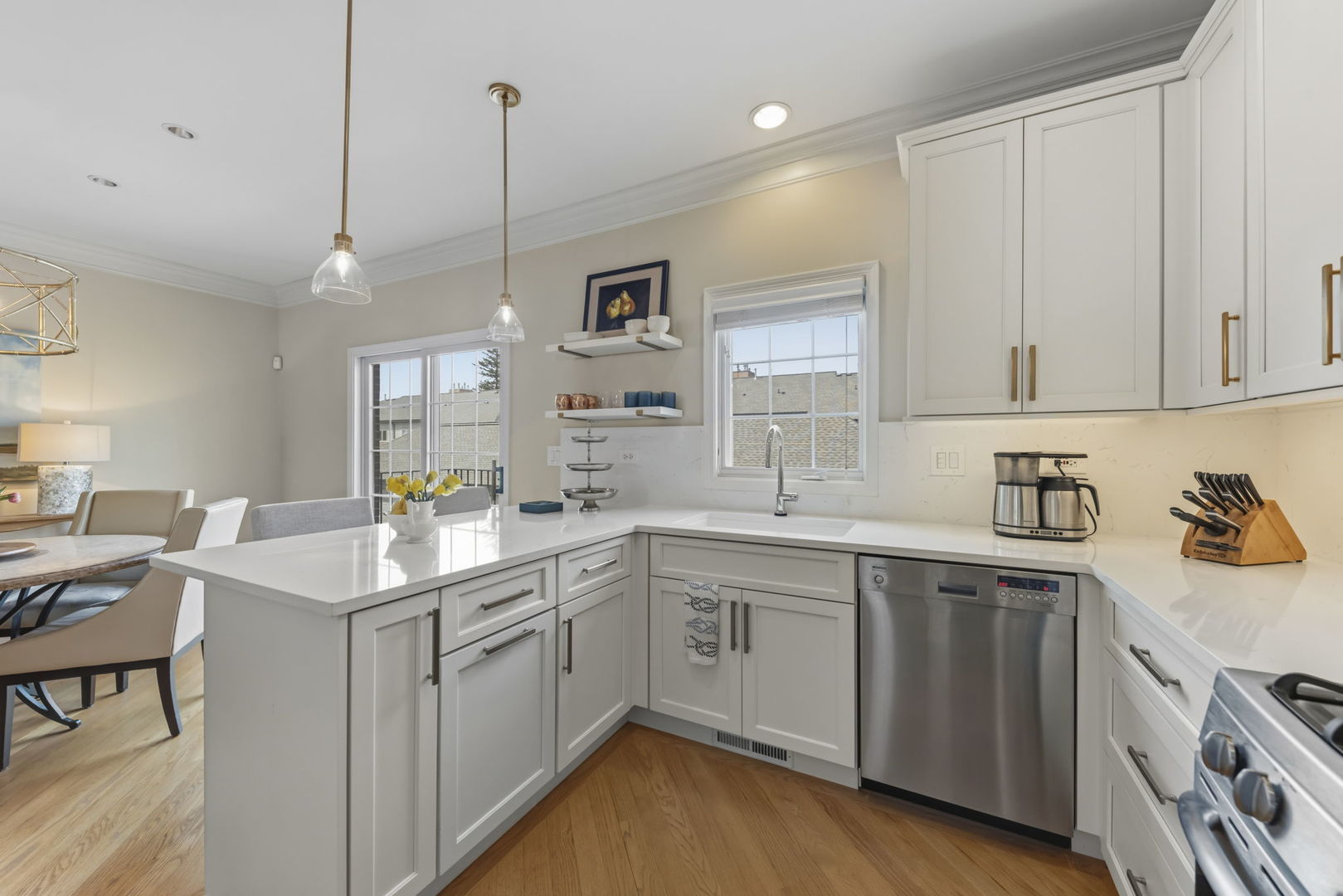 216 N Addison Avenue