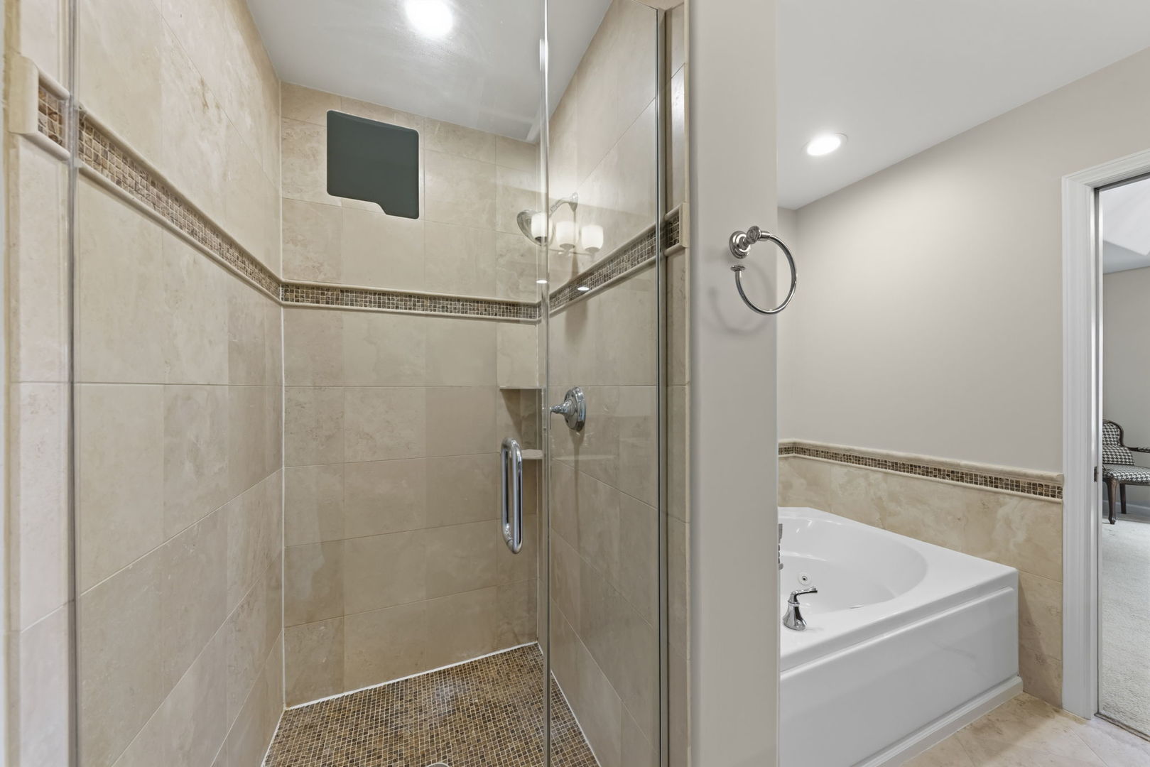 216 N Addison Avenue