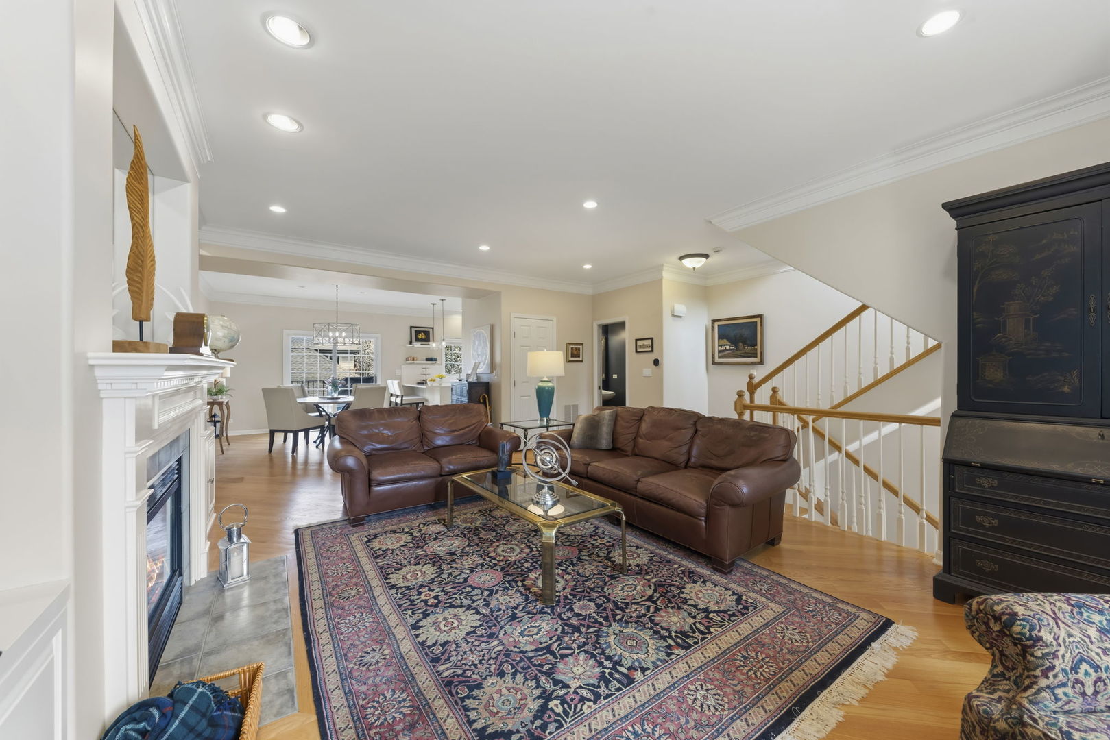 216 N Addison Avenue