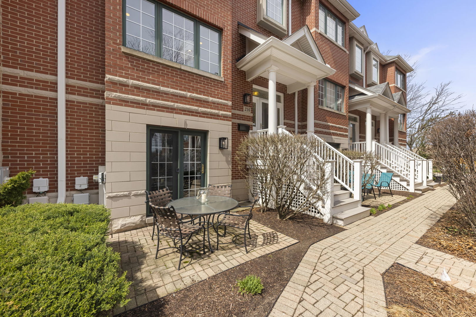 216 N Addison Avenue