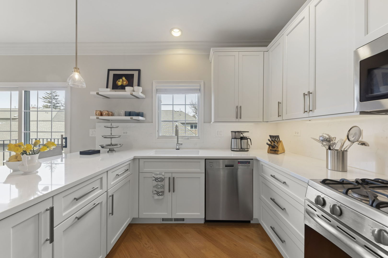 216 N Addison Avenue