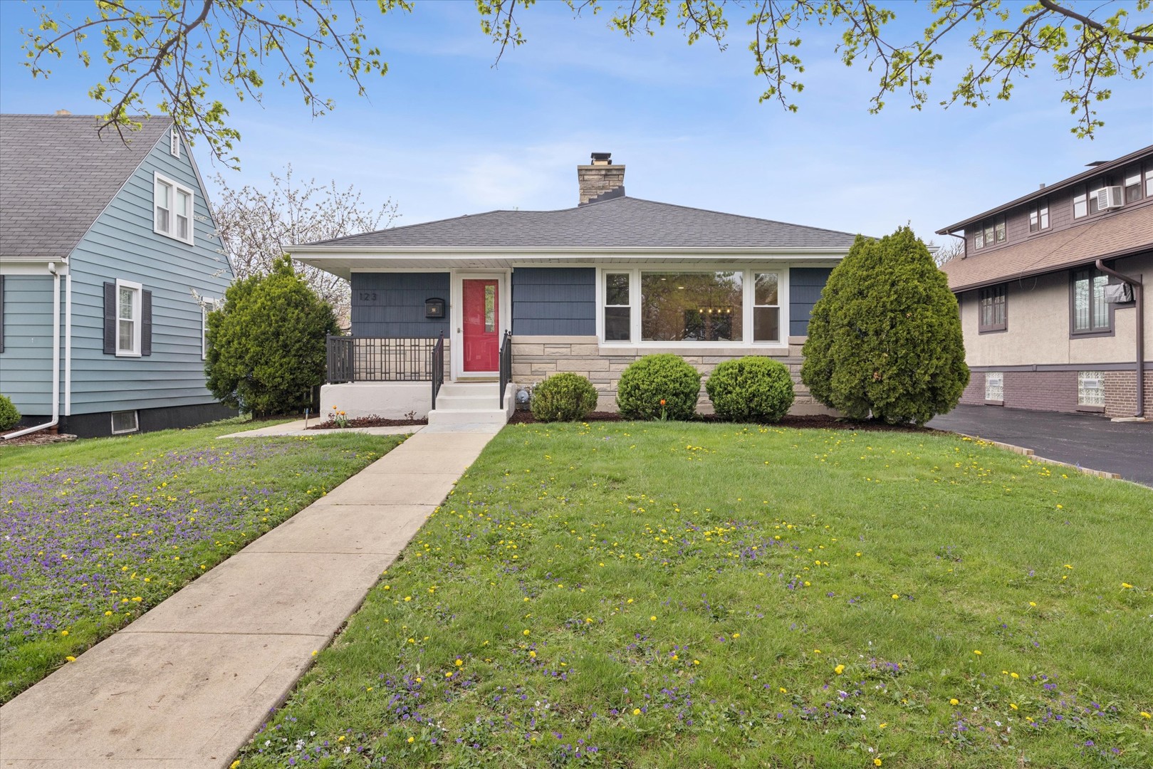 123 E Columbia Avenue